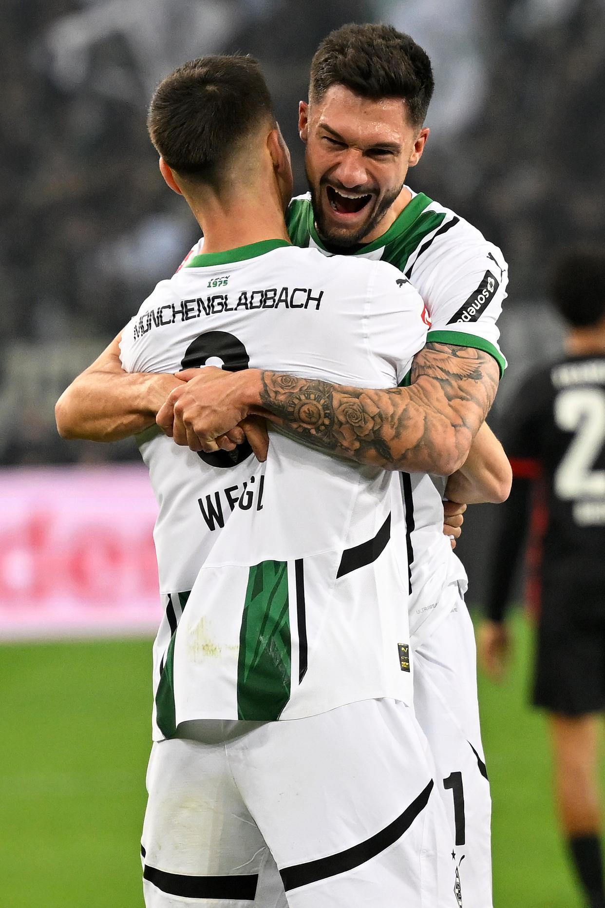 爱游戏-包含门兴格拉德巴赫迎意甲关键赛；今晨战术微调；底气十足；控场能力受关注的词条